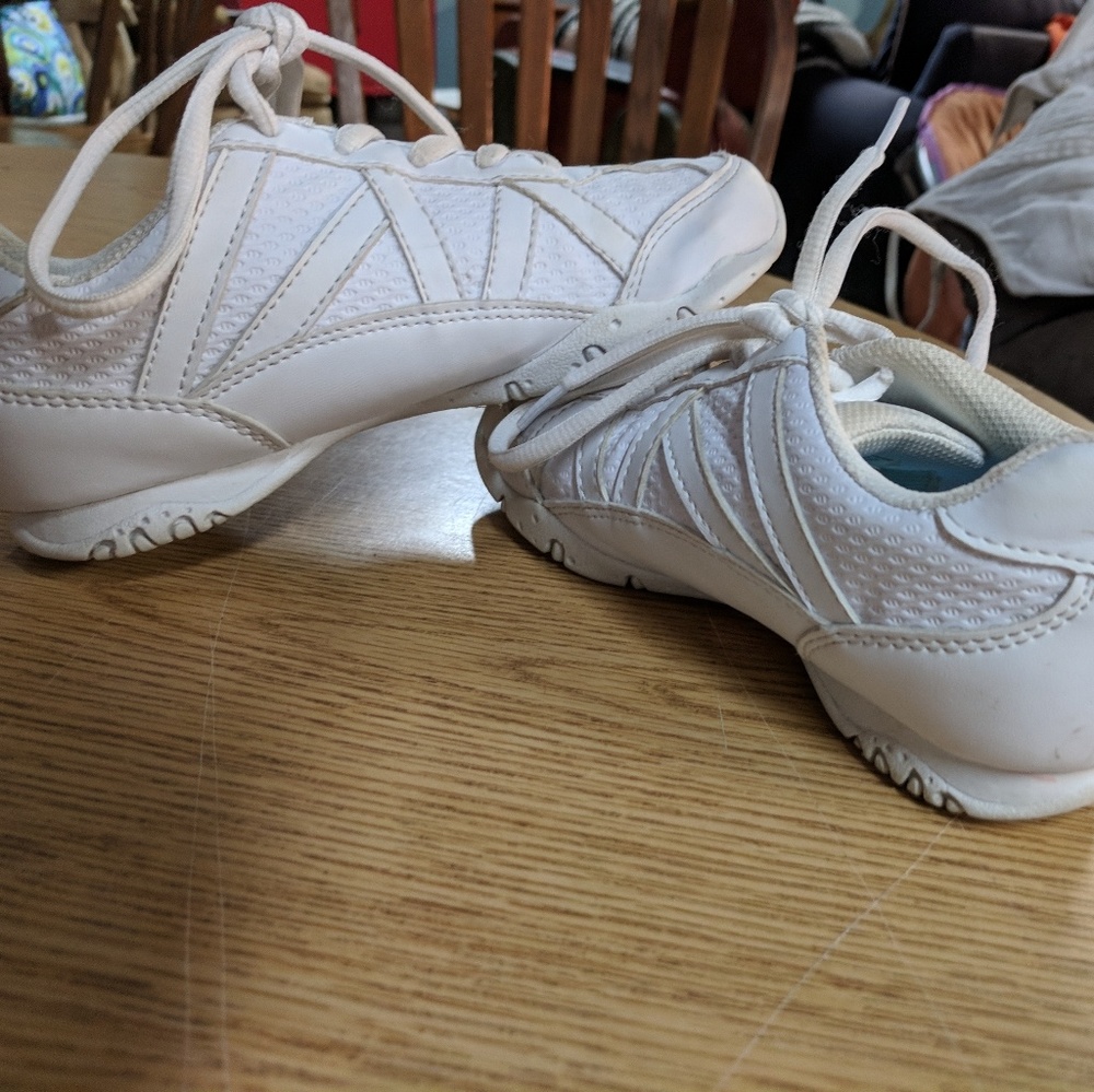 Girls cheer shoes